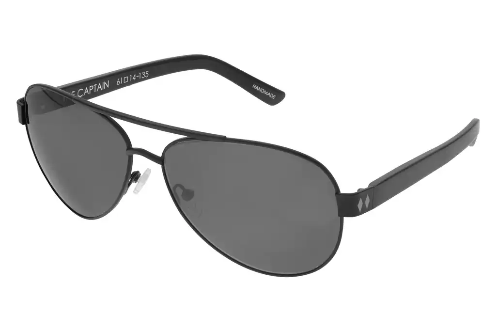 The Captain - Black - Angle