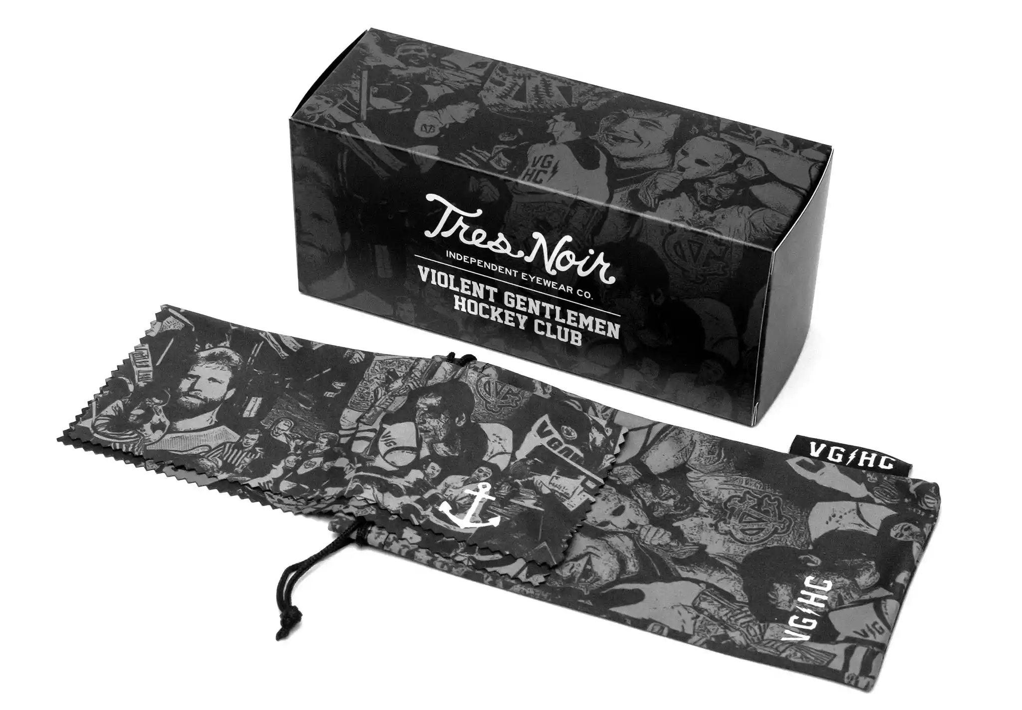 Glasses case and cleaning cloth