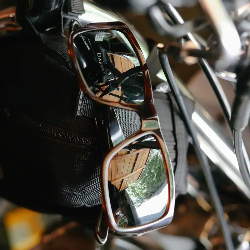 Damon Lifestyle Image 2