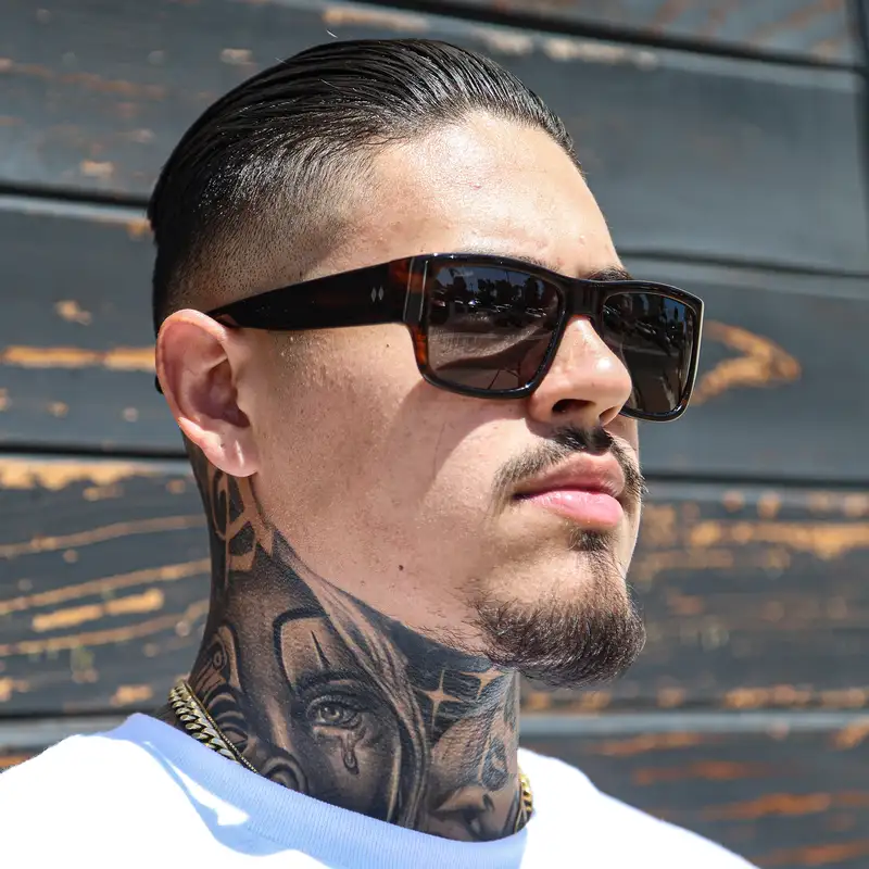 Damon Lifestyle Image 1